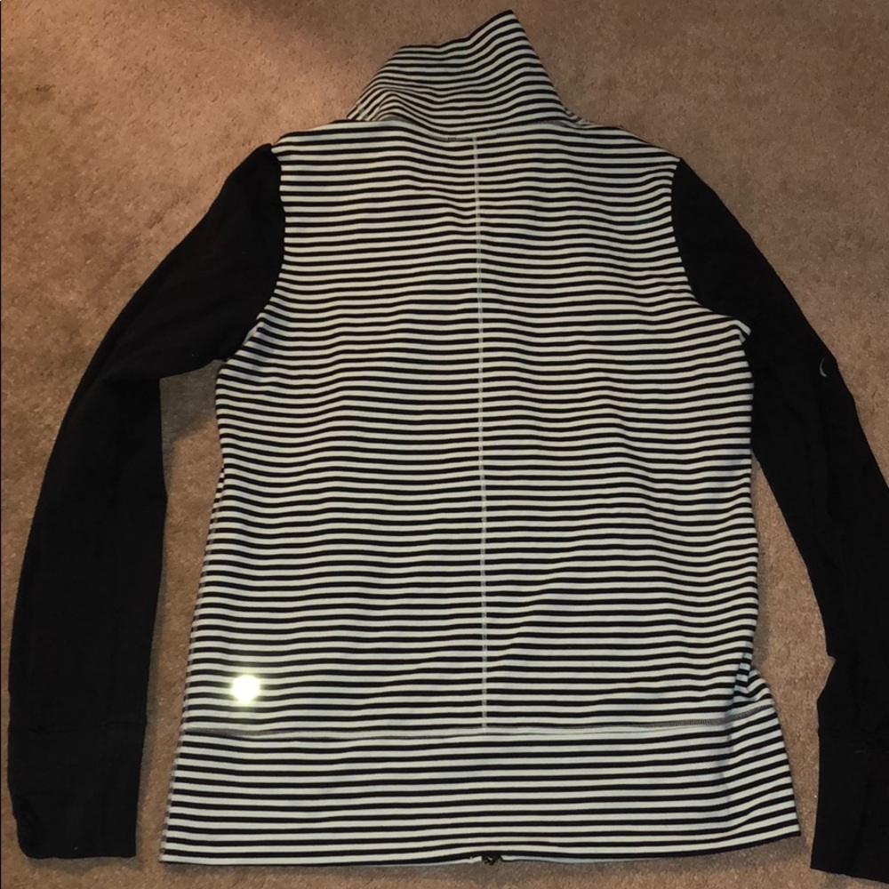 Lululemon Define Jacket - Picture 6 of 6